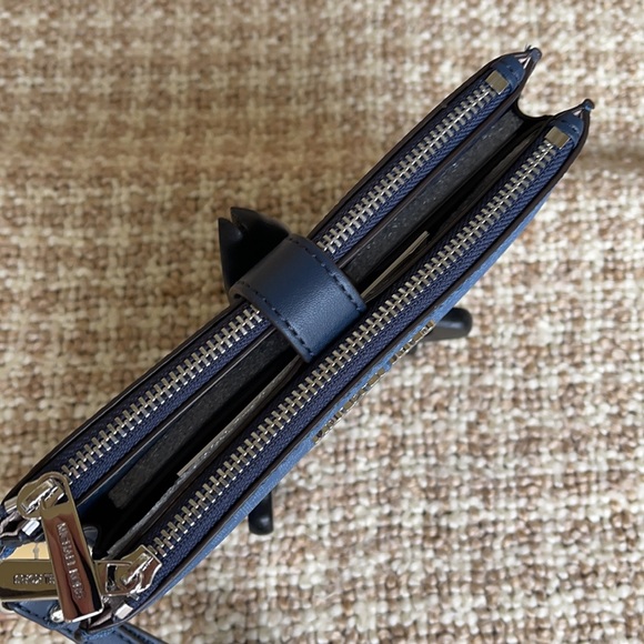 Michael Kors Jet Set Travel Lg Double Zip Wristlet - Picture 3 of 16